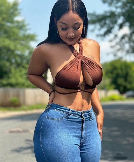 Darla Dimples free model img