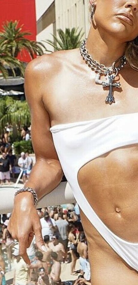 Lolo Jones beautiful pornstar picture