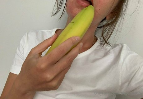 angelamom model perfect picture