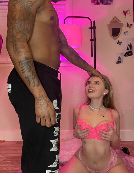 Cecily Demille nude model image