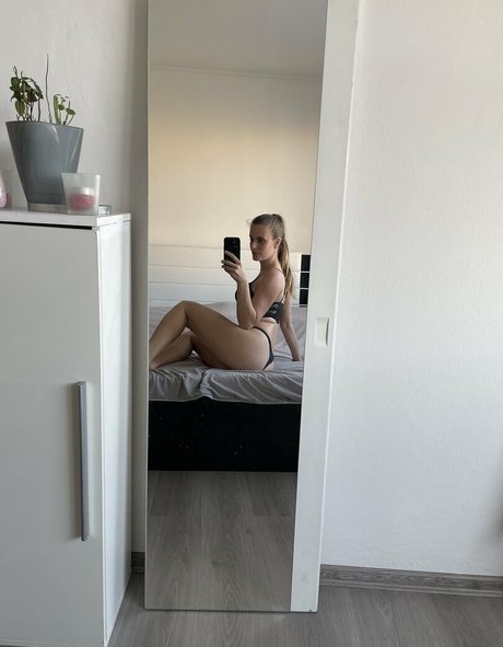 badsophiefree porn star image