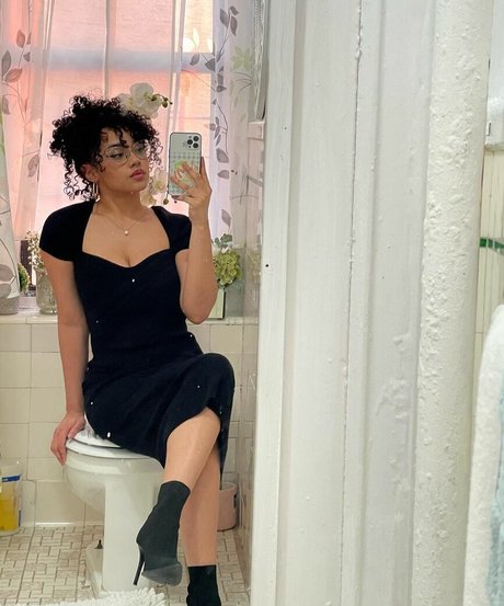 itsqueennovaa perfect actress archive