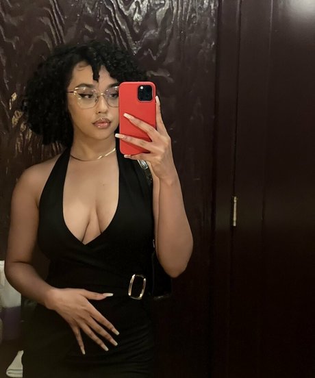 itsqueennovaa pornstar sexy galleries