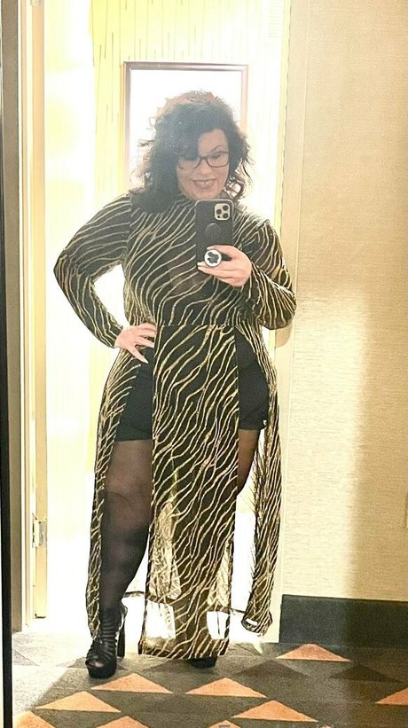 Freekielikeme model exclusive img