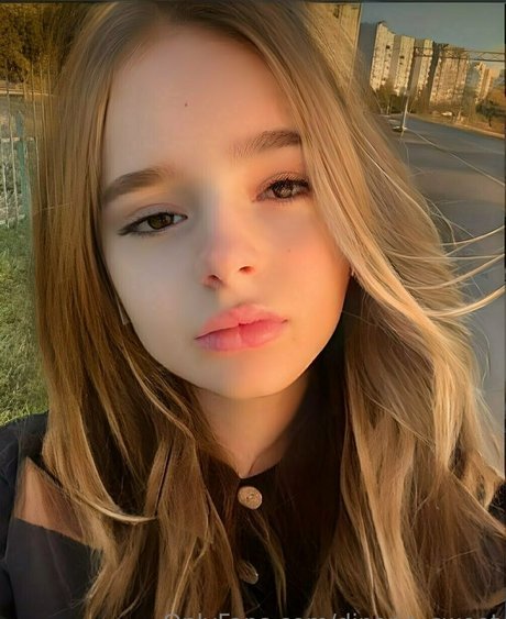 dinaria sweet hot pornstar img