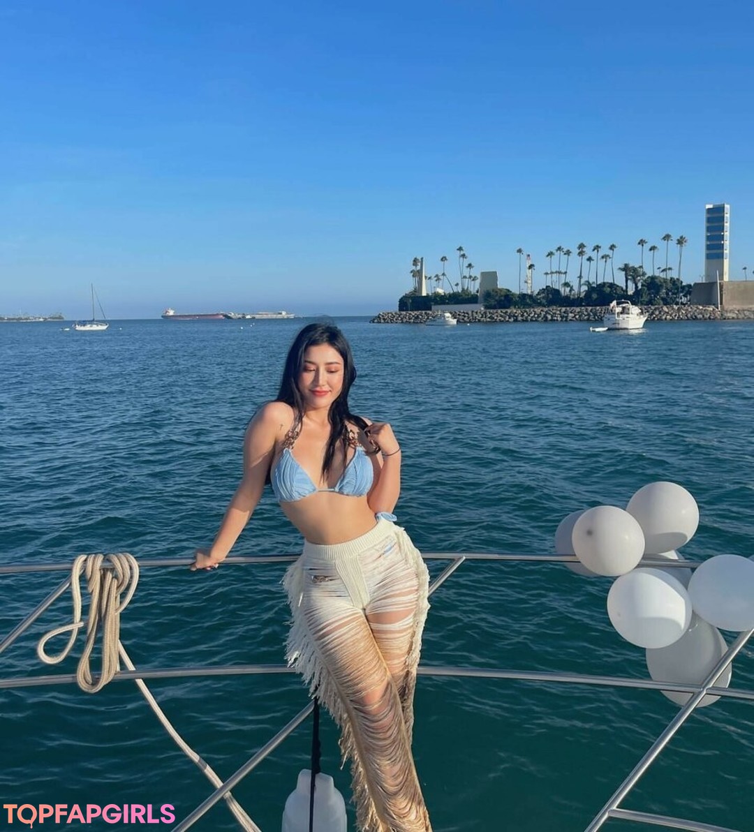 Purple5boo model erotic pics