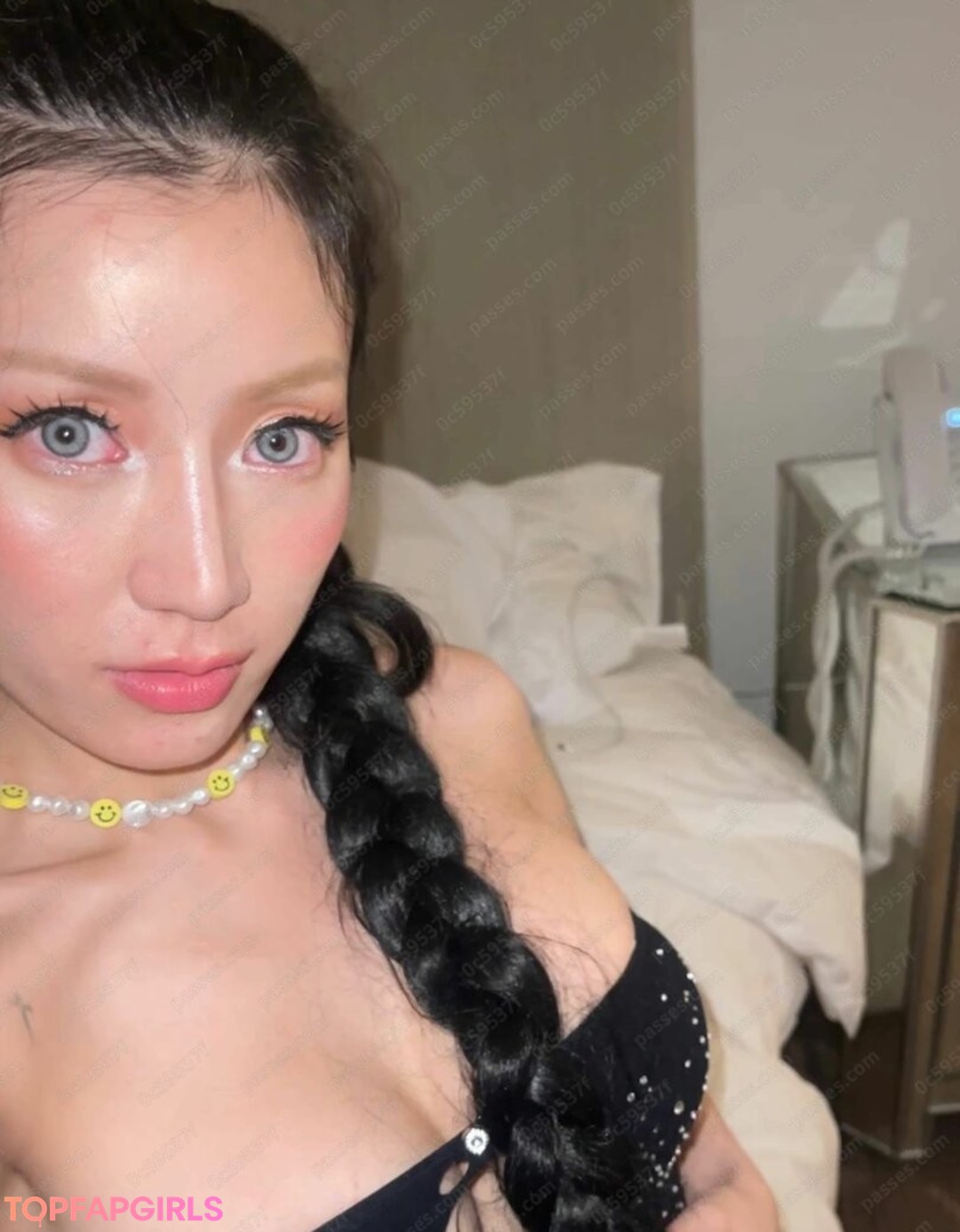 Purple5boo star nude photo