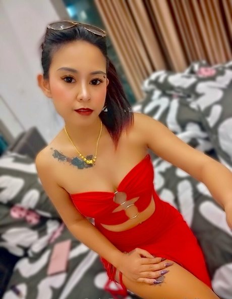 terriallyours art model photos