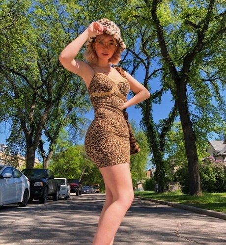 Daniela RD Lewis perfect actress pics