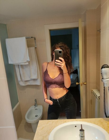 laritaisback beautiful pornstar picture