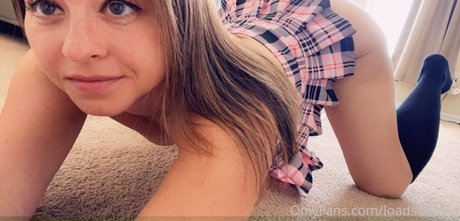 LoadsofLayla erotic pornstar img