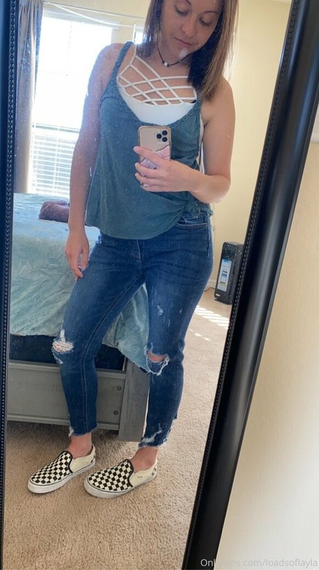 LoadsofLayla model naked images