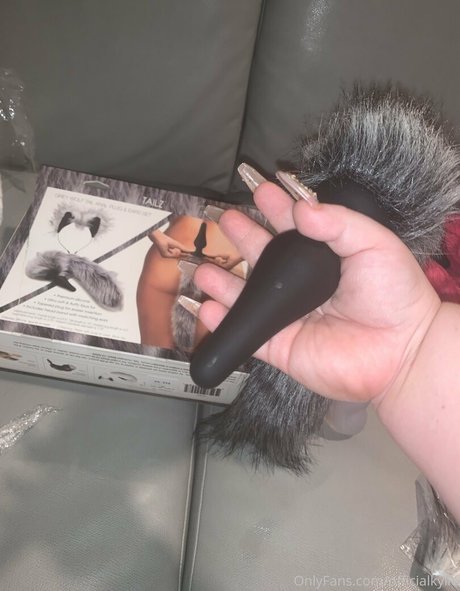 officialkylie pornographic model picture