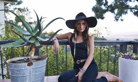 Nathalie Kelley sex model pics