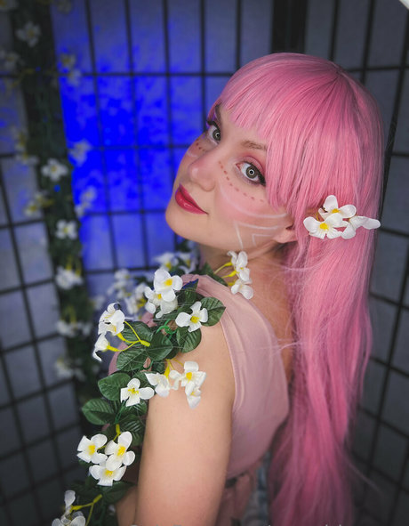 uwugirlaraara nice actress picture