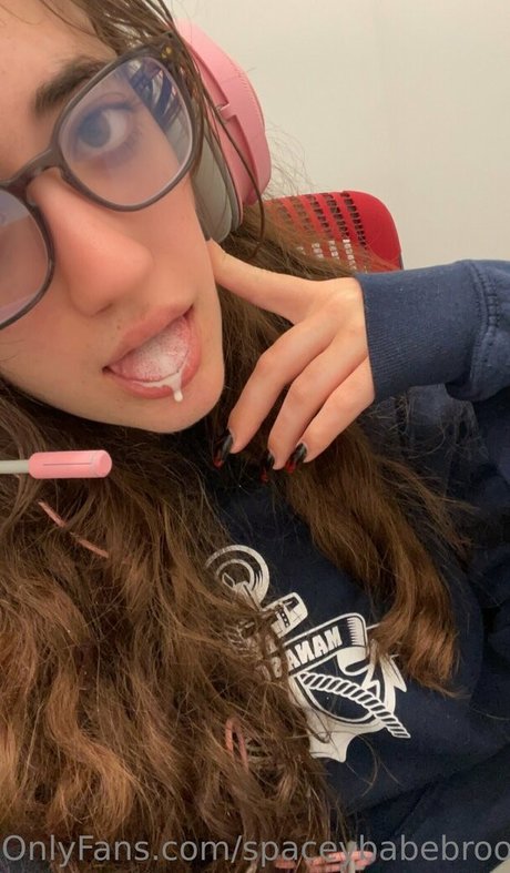 spaceybabebrooke star nudes picture