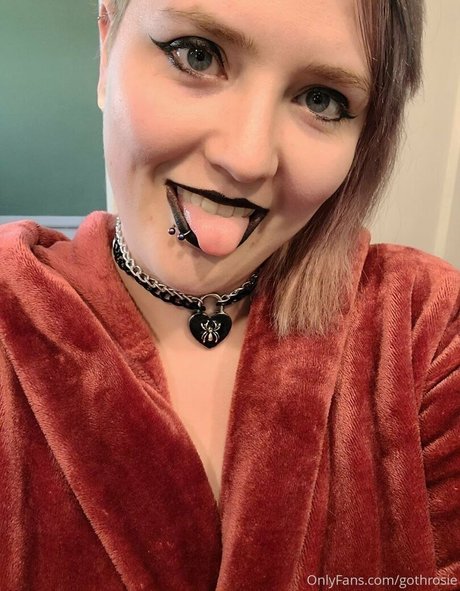 gothrosie model hot image