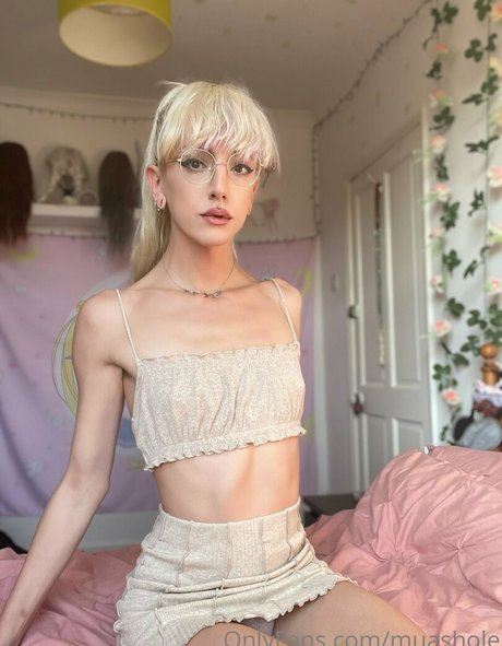 muashole model nudes pictures