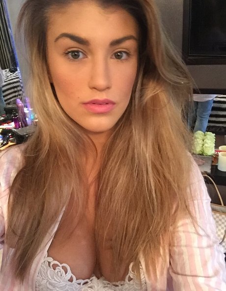 Amy Willerton model pictures