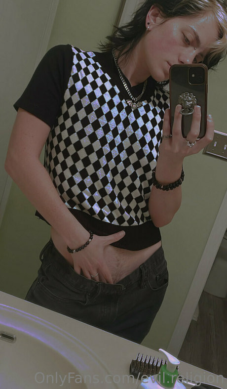 evil religion top star picture