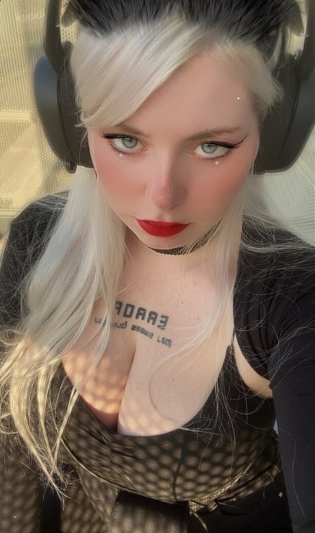 Alyatrosk high quality actress pics