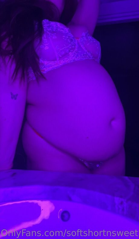 softshortnsweet model naked photo