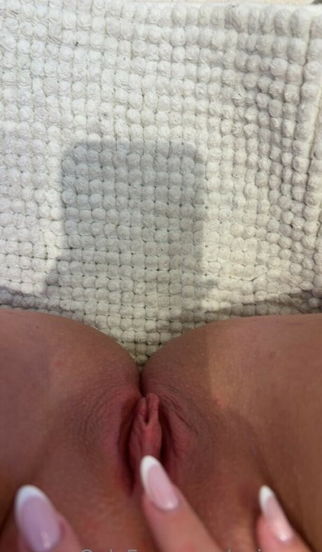 Thea Severine pornstar top picture