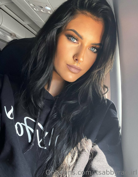 itsabbyrae irl model art img