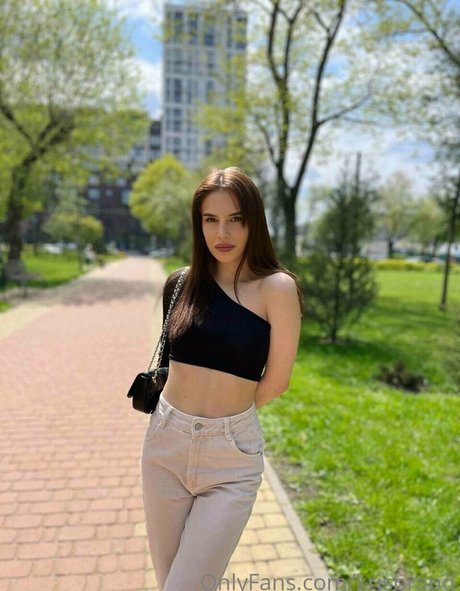 krisblow star top picture