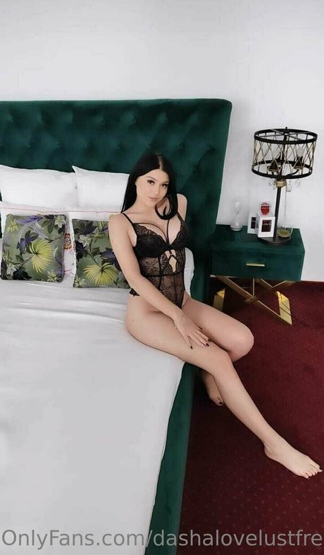 carladazefree erotic model archive