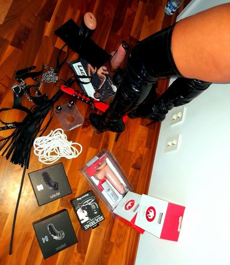 queenofnorthvip model nude picture