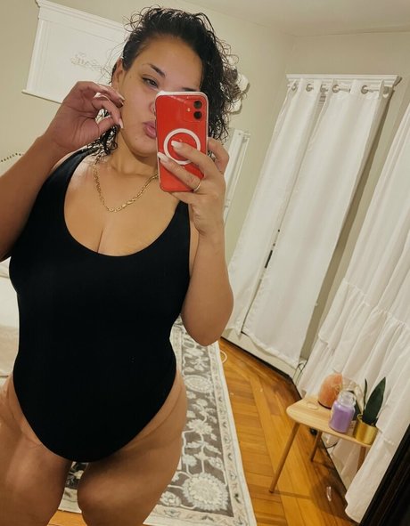 a marie onlyme Profile pic