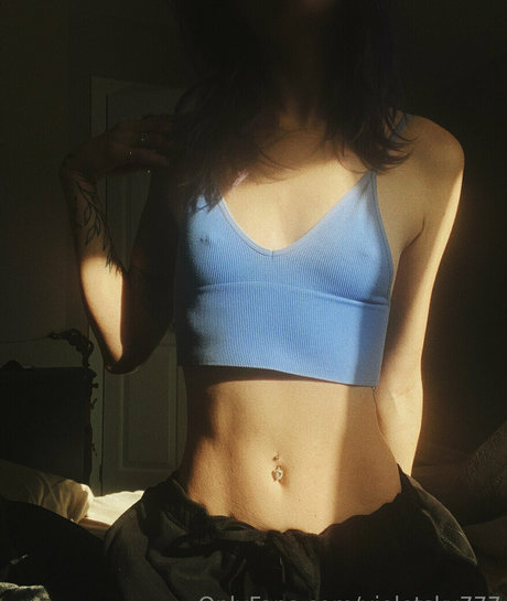 violetsky777 adult model photo