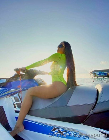 eyoung pornstar top picture