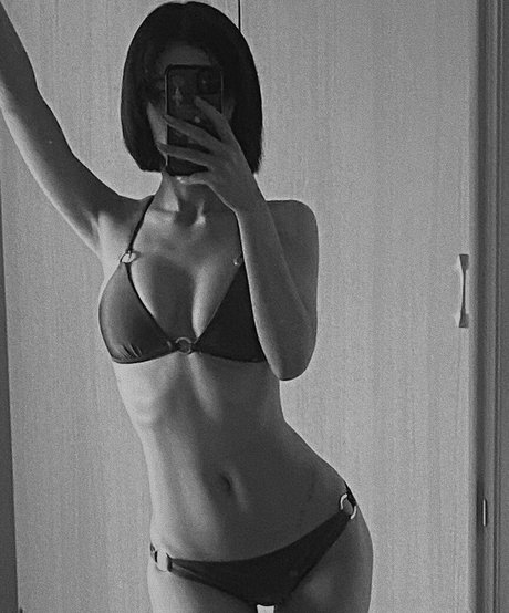 shu olivia1104 adult model photo