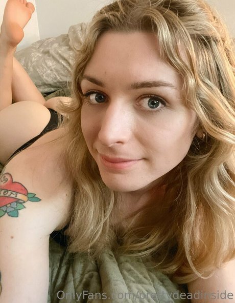 prettydeadinside art star photo