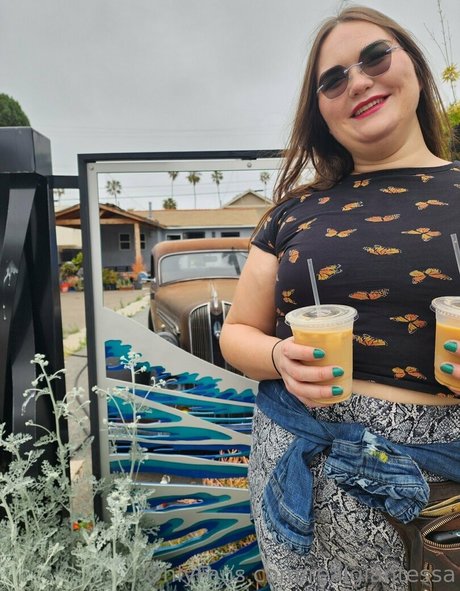 realgiantessa hot star archive