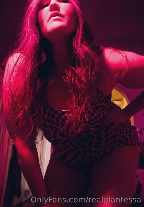 realgiantessa erotic pornstar pics