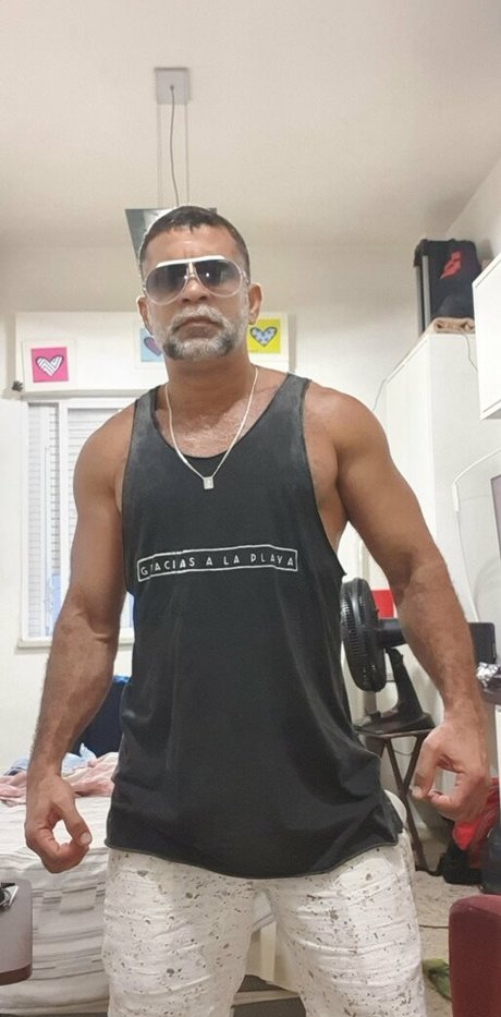 jorginhokarioka21 sexy model photo