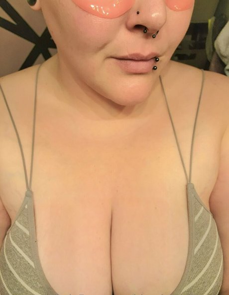 blemishedbeauty erotic model gallery