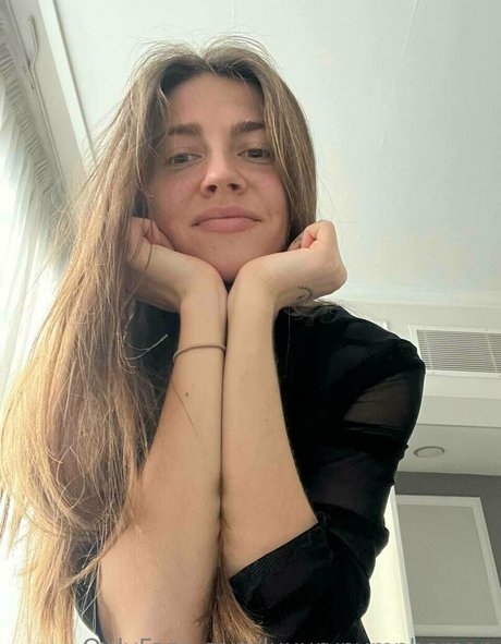 aminavalentino nude actress pic