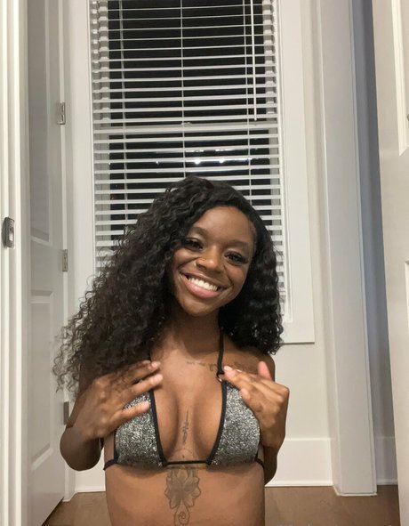 urmajesty1728 porn model galleries