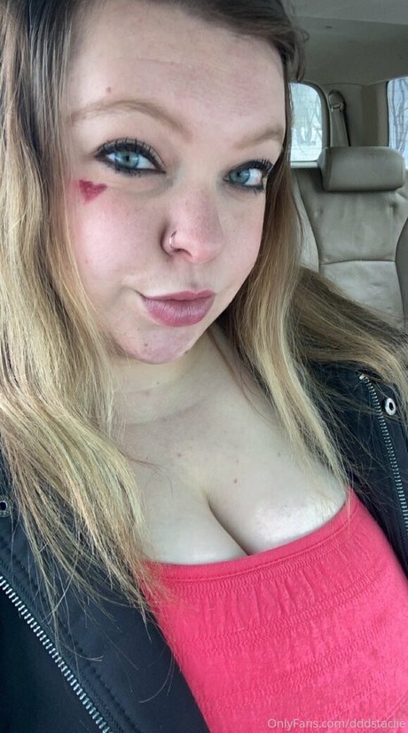 dddstaciie star pornographic photos