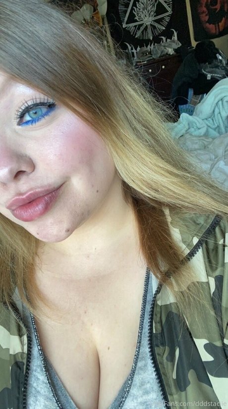 dddstaciie naked model pic