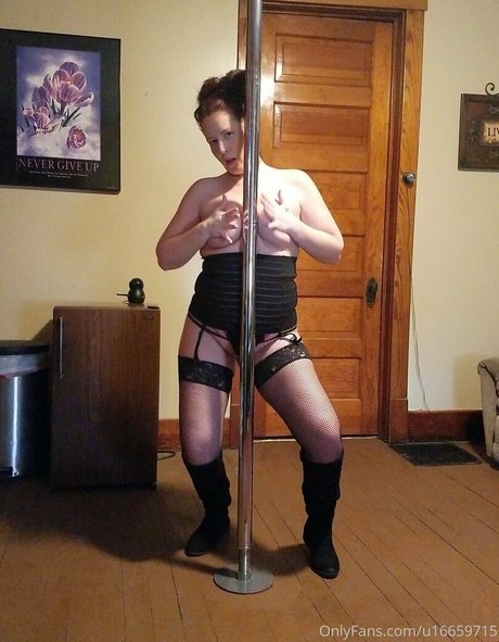 naughtyxnoelle adult model pic