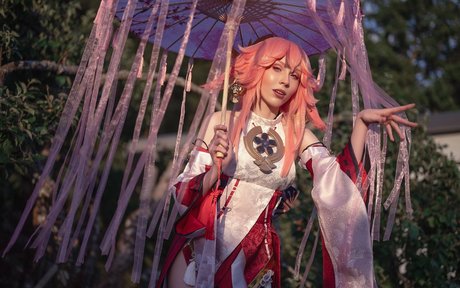 Alcololi hot model photo