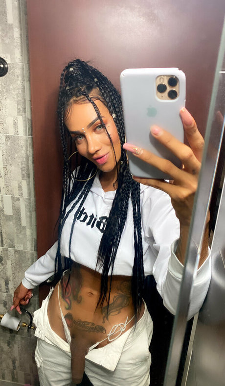 Laura Saenz best star photo