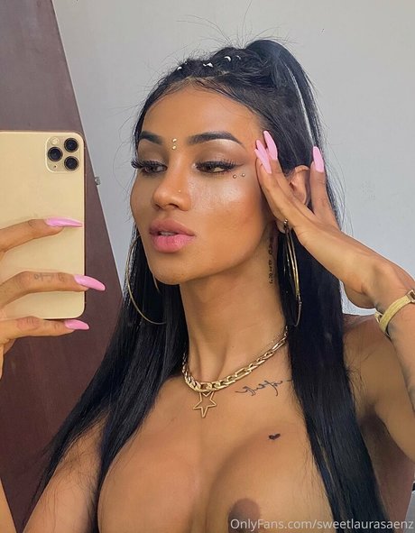 Laura Saenz beautiful actress archive