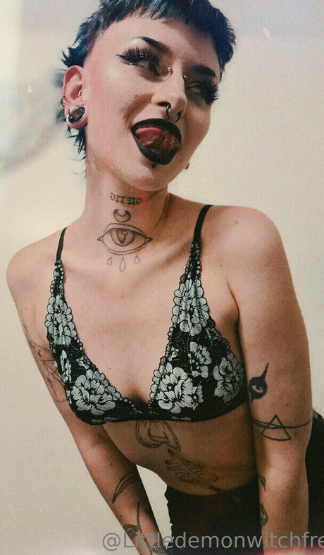 LittleDemonWitch top actress pics