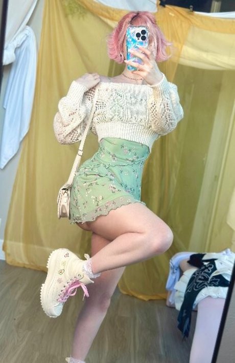 Mewlies art model picture